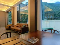 Tuyou Mountain Lodge (Siguniang Mountain) Hotels in Xiaojin