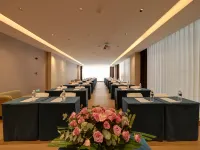 Maitreya Haiwan Ruijing Hot Spring Hotel (Huquan Ecological Park Huquan Mid-Hill Hot Spring Branch) Hotels in Mile