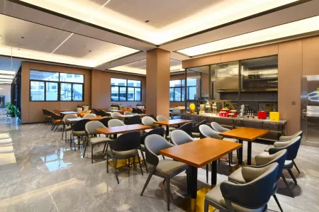 Liuyunhepan Hotel (Shenzhen Pingshan Railway Station Pinghuan Subway Station) Отели рядом с достопримечательностью «Dongjiang Column Memorial»