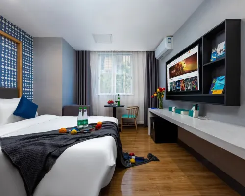 Boni Hotel (Guangzhou Beijing Road Pedestrian Street West Gate Metro Station Branch) Hotels near Ximenkou Station