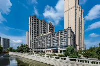 Jinjiang Inn Select Suzhou Shengze Sunhuxilu Hotel Отели рядом с достопримечательностью «Парк водно-болотных угодий класса Цзянсу»