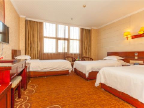 临沂永和商务酒店 - 高级三床房