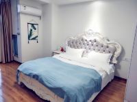 鑫铭酒店式公寓(扬州万达店) - INS主题轻奢欧式大床房