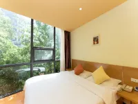 樂8連鎖酒店（蚌埠火車站店） 鄰近交通三巷步行街的酒店