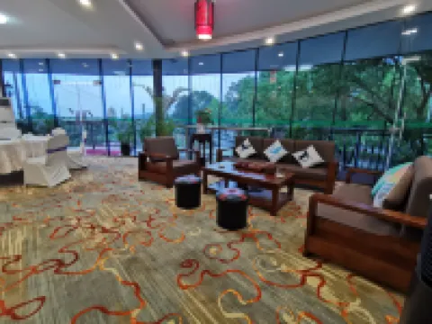 Lotus Mountain Hot Spring Resort