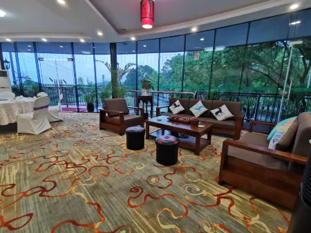 Lotus Mountain Hot Spring Resort