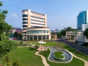 충쭤 웨이나쓰 리조트 호텔(지방정부)