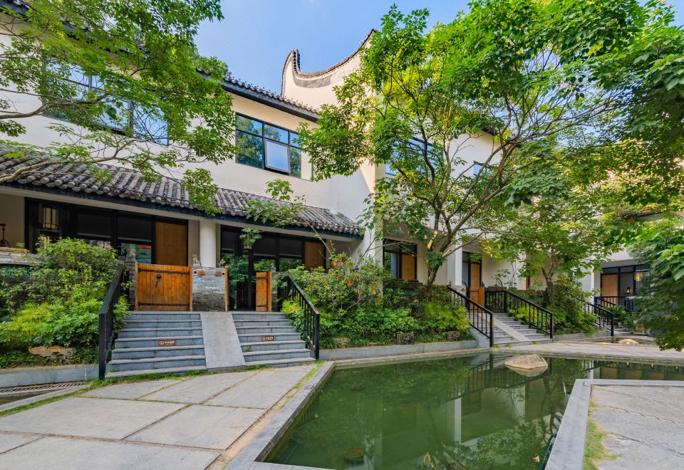 4. 화챠오청 피닉스..