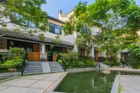 Overseas Chinese Town Phoenix Hakka Hotel (Gankeng Ancient Town Shop) Hotel a Buji Subdistrict and Shenzhen East Railway Station