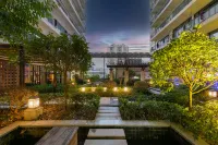 Rambling In Skygarden Hotel