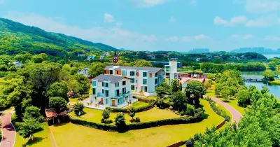 Yueyang Huajian Fengqi Homestay (Dongting Lake Chinese Giant Panda Garden) Hôtels à proximité de : Lianyun Station