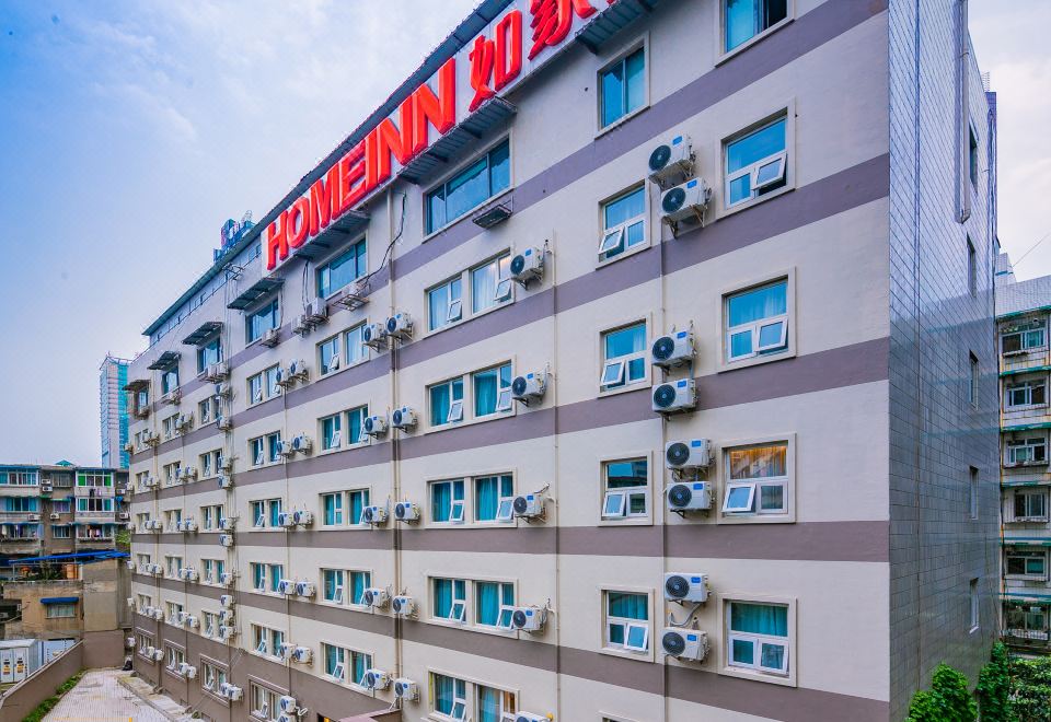 홈인 호텔·neo(청두 정푸제 원수위안지하철역)의 깨끗한 객실 모습