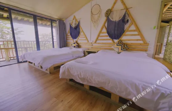 千年瑤寨瑤寶閣觀景客棧