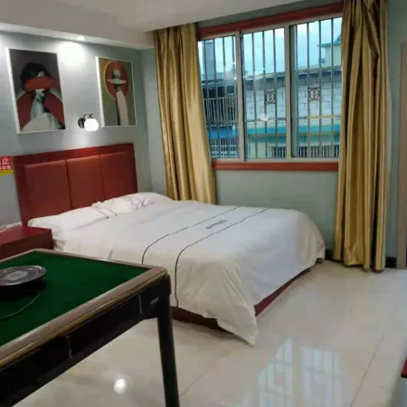Lichuan Yihao Business Hotel