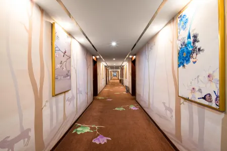 Hongwei Baiqian Hotel (Zhongwei Shapotou District Yingbin Avenue) Отели рядом с достопримечательностью «Zhongwei Drum Tower»