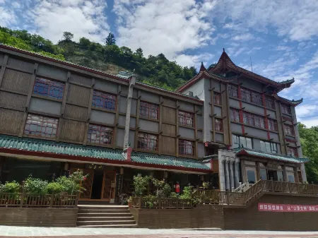 Tai Chi Courtyard