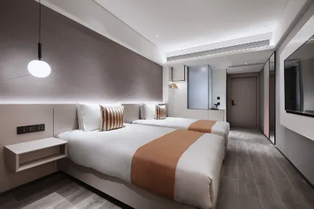 Ibis Styles Hotel (Dalian Railway Station Qingniwa Bridge)