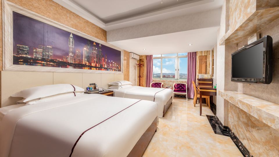 Huanan Hotel