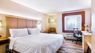 holiday-inn-express-and-suites-langley