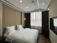 Middle Ancient Hotel (Wuyang)