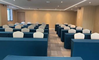 HanTing Hotel (Xiamen Airport Wuyuan Bay)