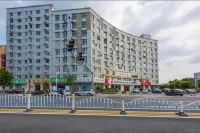 IU Hotel (Ginza Ginza, Jingdi, Huayang Road, Luzhou) - Parkplatz