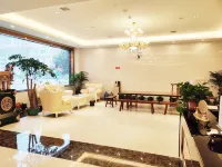 維｜也鈉雲境美居•靜逸輕居•設計城市飯店（淮濱人民政府淮濱站店） - 停車場