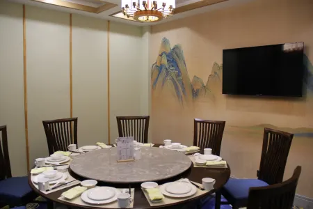 Ordos Yuhai Hotel Отели рядом с достопримечательностью «Mengguxiangqi Square»