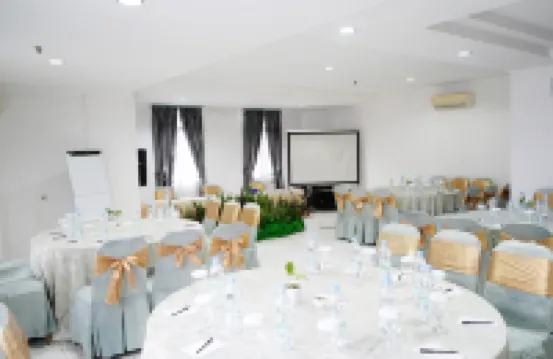 Travellers Suites Serviced Apartments