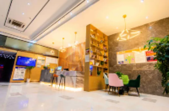 SET Collection Hotel (Macheng North Station Business Logistics City)