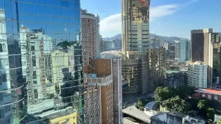 02033120009jhnntvE431 R 320 180 R5 D