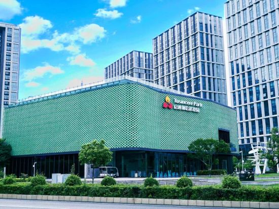 Two樂逸行政公寓（大運體育館豐隆深港店）
