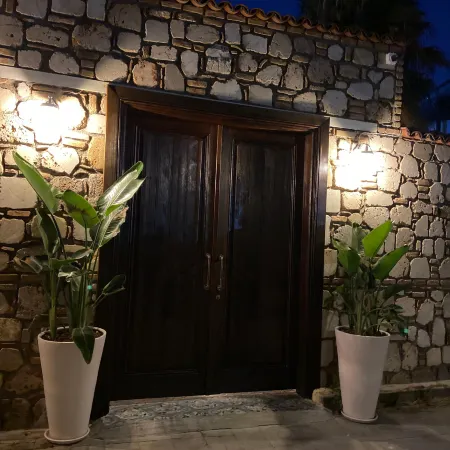 Noa's Boutique Hotel