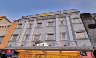 Ritzton Hotel