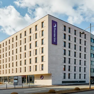 Premier Inn Nuernberg City Opernhaus Hôtels à proximité de : fontaine Ehekarussel
