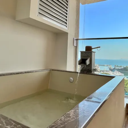 Yingman Sea View Pool Resort (Shenzhen Dameisha Branch)