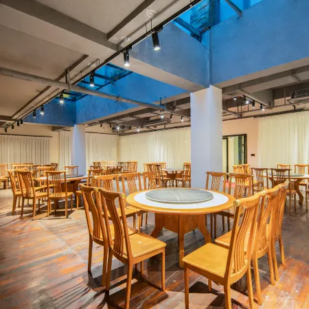 Fanjingshan-Chuanshang language mountain dust-free accommodation (Dongmen shop in the scenic spot)