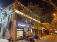 Linfen Junyue E-Sports Hotel (Gulou South Street)