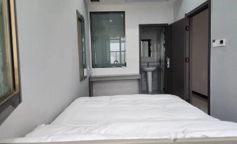 Zhiguo Hotel