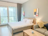 Cosmos Living Spacious Studio With Balcony Hotels in Dubai