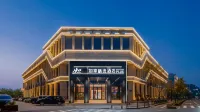 Homeinn Plus Hotel (Shanghai Lingang Dishui Lake Subway Station) Hotels near Dishuihu No.1 Pier