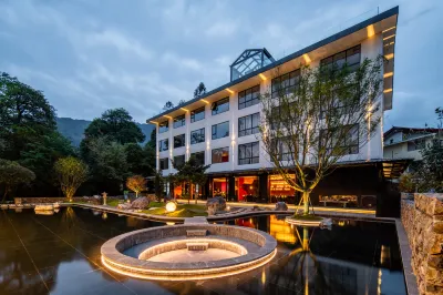 Yunman Songjian Hotel (Emei Mountain Scenic Area Zero Kilometer Branch)