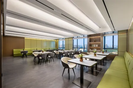 Beihai Yintan Avenue Boya Atour Hotel Отели рядом с достопримечательностью «Beihaihaijing Square»