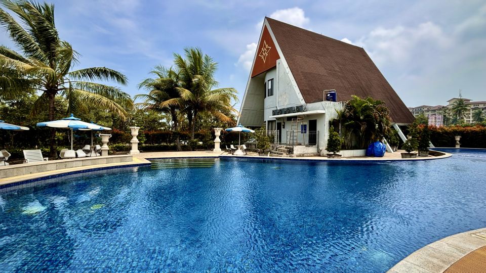 Nemuru Villa Ubud Anyer