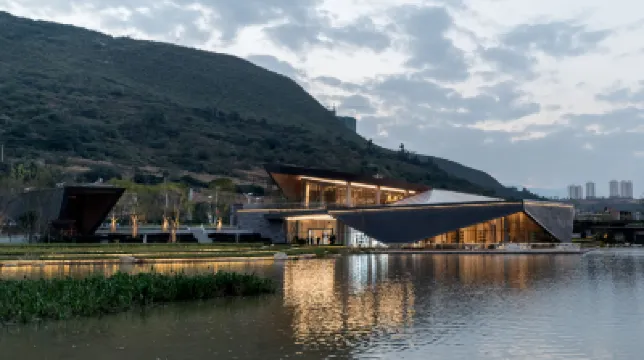 Dali Jin Lake Resort Hotel Hotels near Dali Fengyi Airport