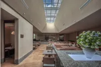 Madison Hotel (Harbin Pedestrian Zhongyang Street Railway Station)