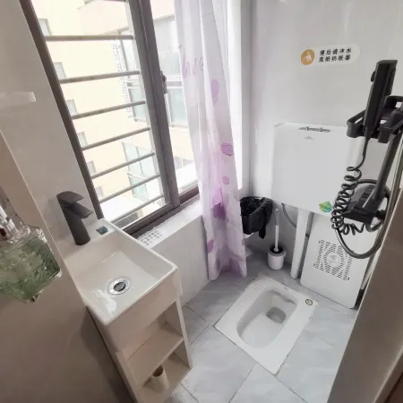 FreshHomestay Отели рядом с достопримечательностью «Железнодорожный вокзал Куньмин»