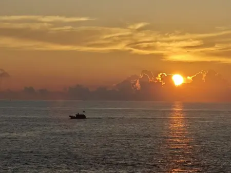 Liuzhu Hostel Отели рядом с достопримечательностью «Huangcheng Beach»