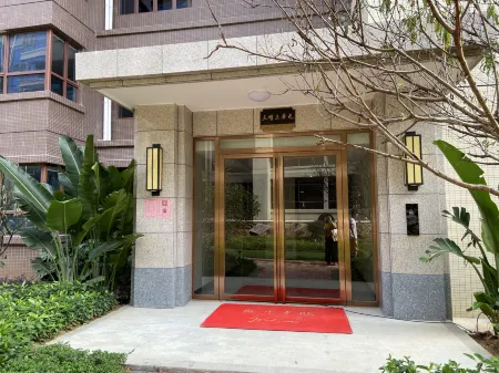 Shanyuquan Hot Springs Homestay (Guposhan Dujiaqu Jisanzhongxin) Отели рядом с достопримечательностью «Shibashuiyuan Ecological Scenic Spot»