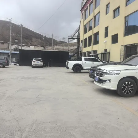Suoxian Tagade Hotel